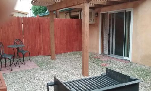 Αίθριο ή υπαίθριος χώρος στο Frontier Motel