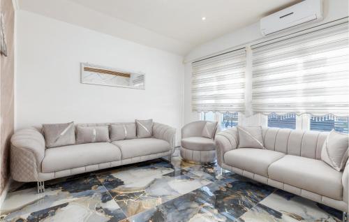 Four-Bedroom Holiday Home In Fazana