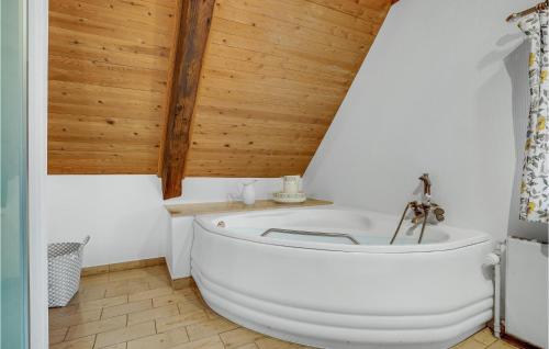 Fotografie z fotogalerie ubytování Awesome Home In Ebberup With Sauna v destinaci Ebberup