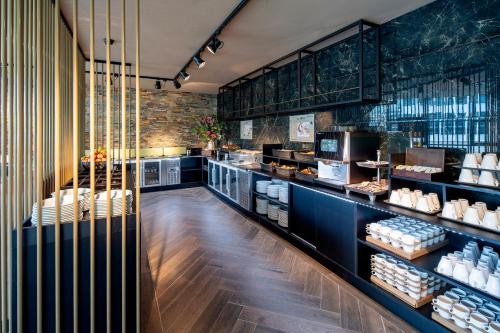 Diamond Capsule Hotel Amsterdam South Image