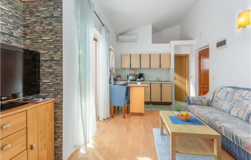 Beach Front Apartment In Krk With Wifi