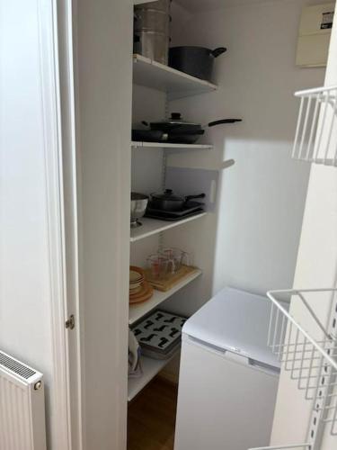 Η κουζίνα ή μικρή κουζίνα στο Newly refurbished flat in Kings Heath