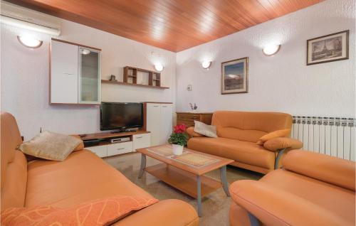 Stunning Apartment In Pula