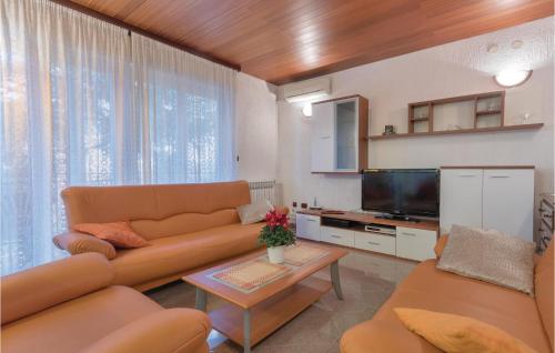 Stunning Apartment In Pula