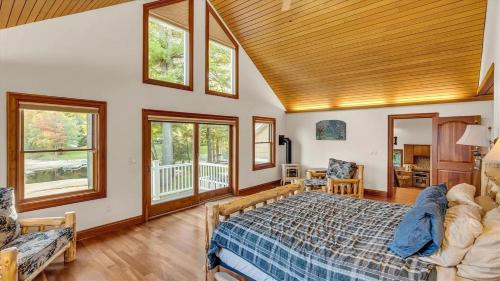 Postel nebo postele na pokoji v ubytování SANDY COVE - LIMIT 14 villa