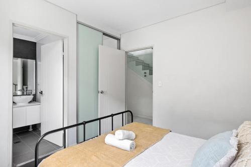 Gallery image of Modern Ensuite Queen Room - Serene Spot at Revesby in Revesby