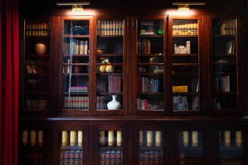 ホテルにある図書室