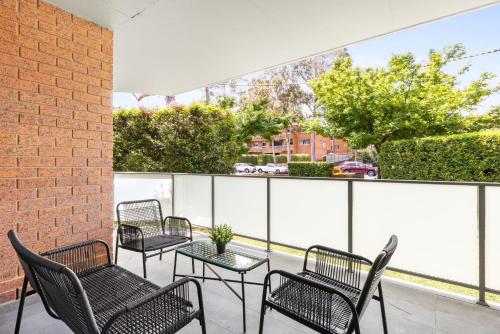 Μπαλκόνι ή βεράντα στο Warm Oasis at Parramatta- 2 BR - Free Parking - Near Shops