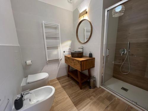 Ένα μπάνιο στο LuLi Rooms Napoli