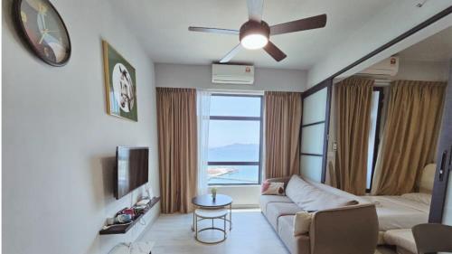 Sjónvarps- og/eða afþreyingartæki á JQ Little Angle 3 小天使民宿3 NEW High Floor Seaview Netflix 6pax