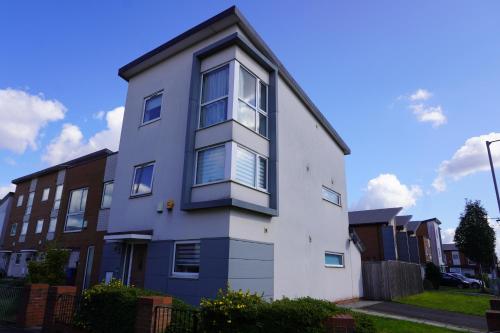 Luxury Rooms - Pick a Room - Free Parking & Kitchen Access, Near Etihad Stadium, The Coop Live & Piccadilly Station, Manchester photo 55