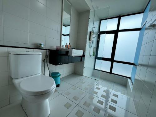 O baie la Setia Alam Nordic Trefoil 2 Bedrooms Home-Walk to Setia City Mall & & Setia City Convention Centre