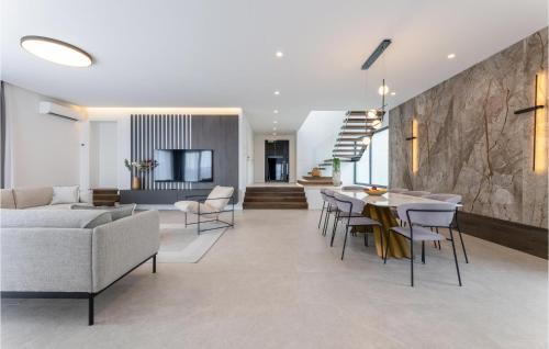 Nice Home In Kastel Stari With Sauna