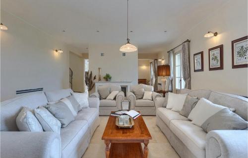 Χώρος καθιστικού στο Villa Terrarossa Kastelir