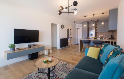 Cozy Apartment In Okrug Gornji With Swimming Pool