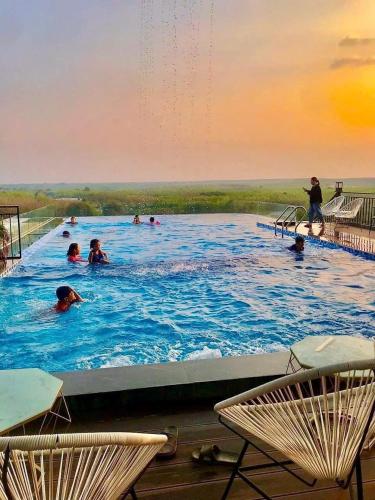Kolam renang di atau dekat dengan Hotel Stylish Tân Khai