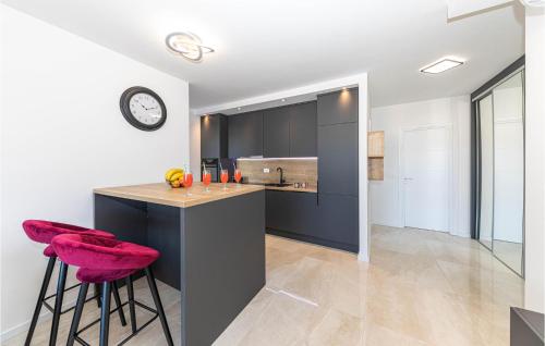Awesome Apartment In Okrug Gornji With Wifi