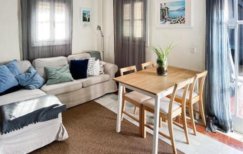 Posedenie v ubytovaní 2 Bedroom Lovely Apartment In Mijas