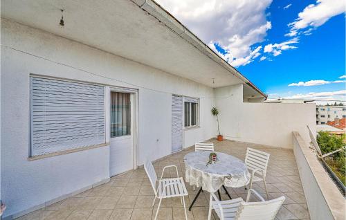 Cozy Apartment In Trogir With Wifi