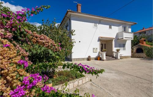 1 Bedroom Stunning Apartment In Kampor