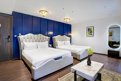 Gallery image of Palette Magarpatta City formerly Emerald Guestimony in Pune