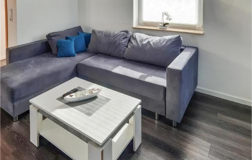 Ruang duduk di Pet Friendly Home In Seebad Lubmin