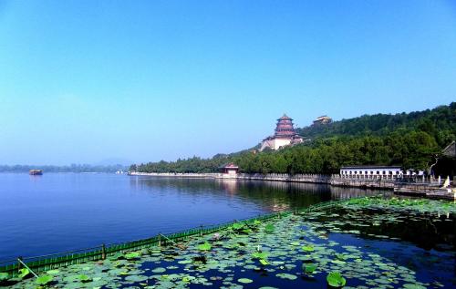 Foto dalla galleria di 和风景里四合院酒店 后海恭王府店 a Pechino