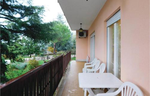 Stunning Apartment In Pula