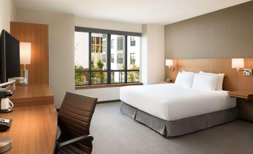 Ένα ή περισσότερα κρεβάτια σε δωμάτιο στο Hyatt Place Pasadena