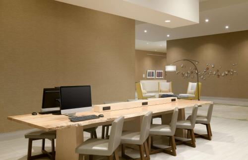 Μια τηλεόραση ή/και κέντρο ψυχαγωγίας στο Hyatt Place Pasadena