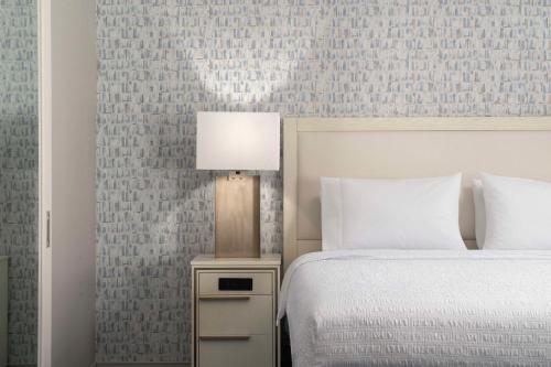 Ein Bett oder Betten in einem Zimmer der Unterkunft Hampton Inn & Suites Amarillo West