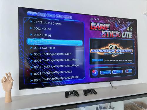 TV a/nebo společenská místnost v ubytování Penang槟岛Special 1,5 Storey Semi-D In Georgetown 70 inch Smart TV