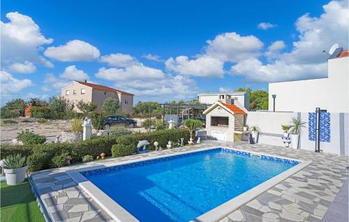 Cozy Home In Brodarica With Sauna