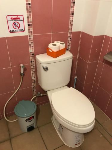 Ένα μπάνιο στο Phangan Guest House