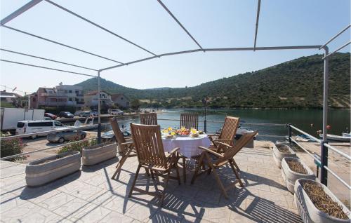 3 Bedroom Beach Front Home In Rogoznica