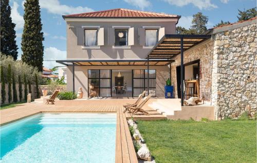 Villa Em