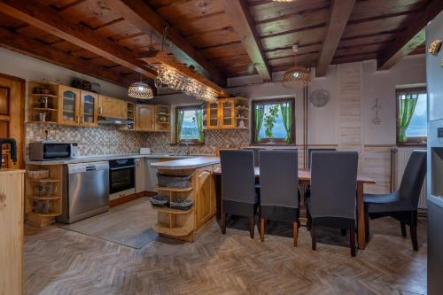 Dapur atau dapur kecil di Vila Bobrík - Liptovská Mara