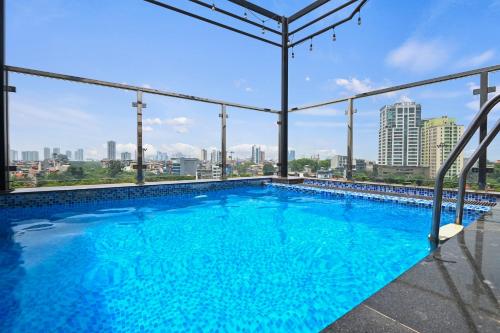 Kolam renang di atau dekat dengan Bradi Gate- 22Land Residence Hotel