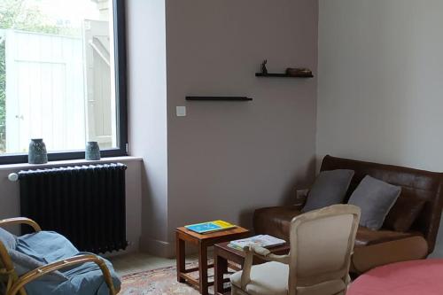 Photo de la galerie de l'établissement Maison de Famille 3 chbres, grandes pièces de vie, cheminée et piscine, à Fontenay-le-Comte