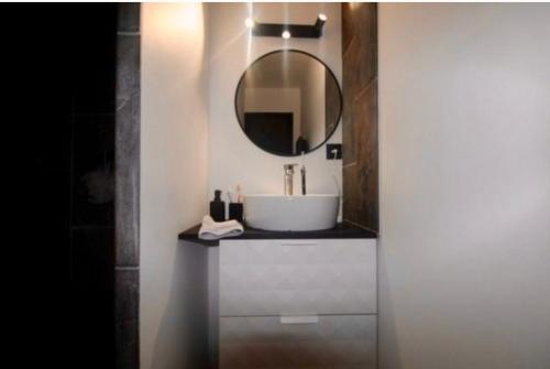 Bilik mandi di appartement pont royal