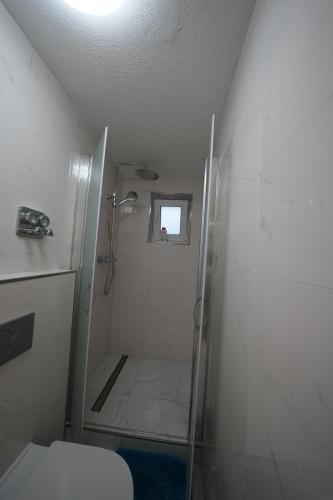 Bilik mandi di Stilvolle 2-Zimmer-Oase