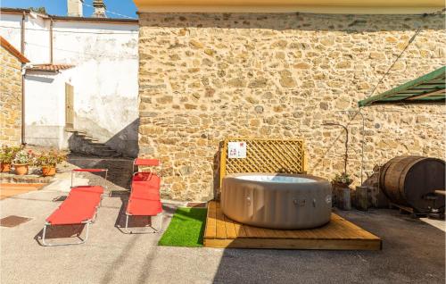Χώρος καθιστικού στο Lovely Home In Marliana With Wifi