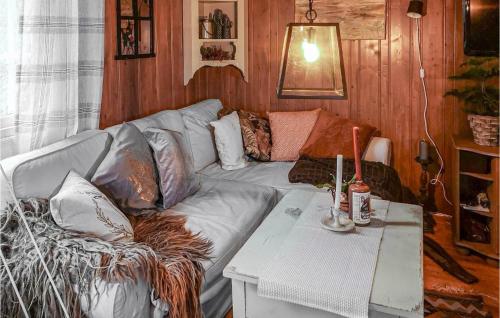 Χώρος καθιστικού στο 2 Bedroom Awesome Home In Lillehammer
