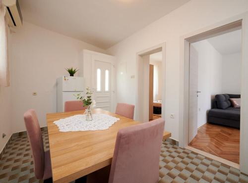 Cozy Downtown Trogir Apartment with Balcony