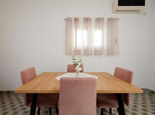 Cozy Downtown Trogir Apartment with Balcony