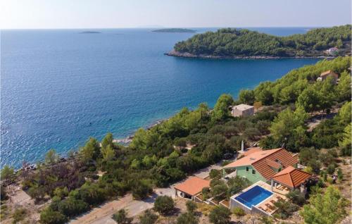 Two-Bedroom Apartment Karbuni With Sea View 09