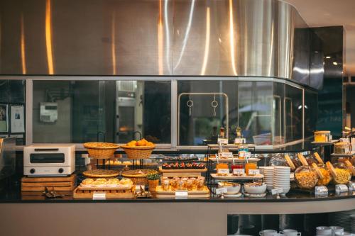 Eten bij of ergens in de buurt van het hotel

