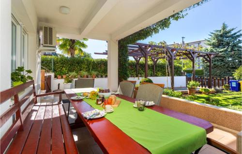 Lovely Apartment In Malinska With Wifi