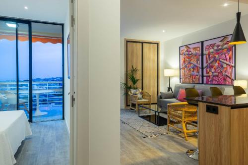 Posezení v ubytování Fabuloso apartamento con increíbles vistas al mar