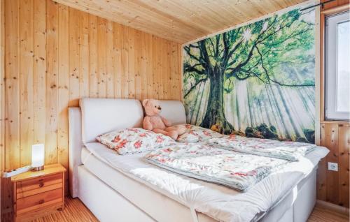 Ένα ή περισσότερα κρεβάτια σε δωμάτιο στο Lovely Home In Zeulenroda-Triebes
